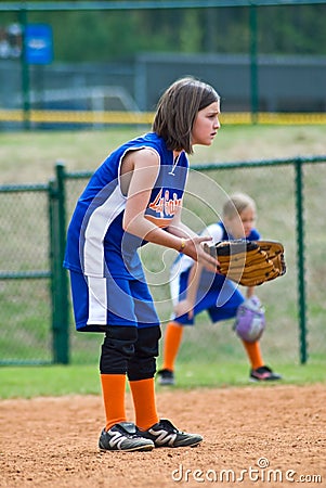 Girl s Softball / Outfielders