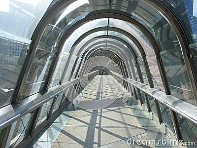 glass-tunnel-554728.jpg