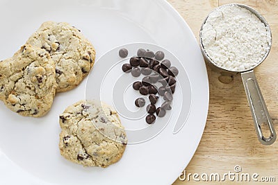 Gluten free chocolate chip cookies and ingredients