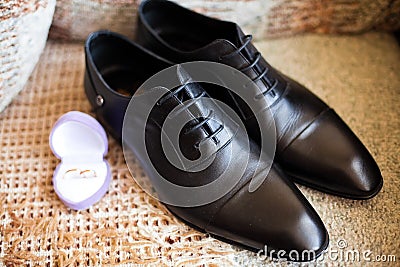 Grooms shoes