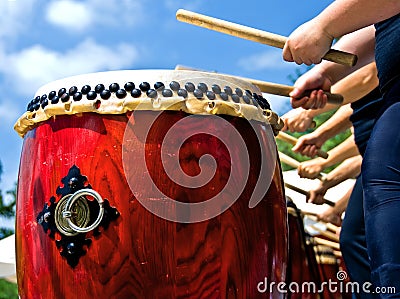 Hands and Japanese drums