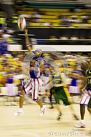 Harlem Globetrotters Basketball Action (Blurred)