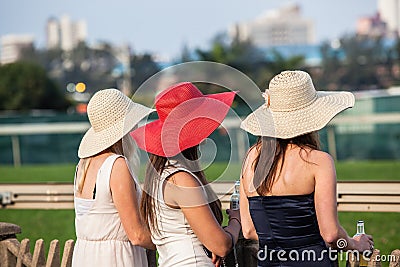 Horse Racing Three Hats Girls