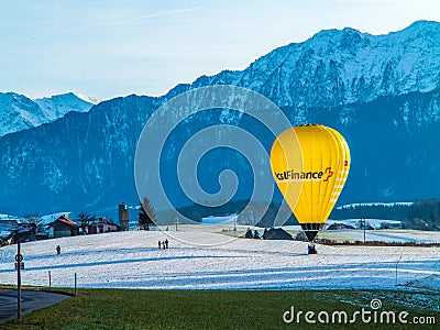 Hot air balloon landing