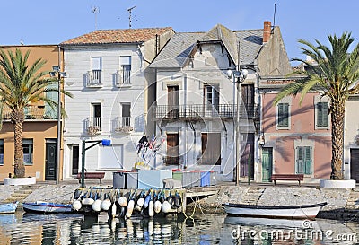 Houses on waterfront, Le-Grau-du-Roi
