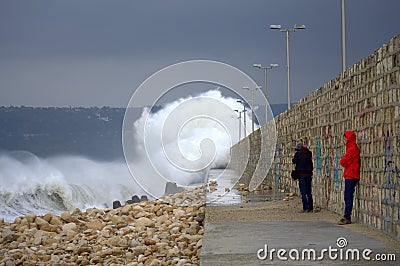 Huge waves flooded Varna breakwater