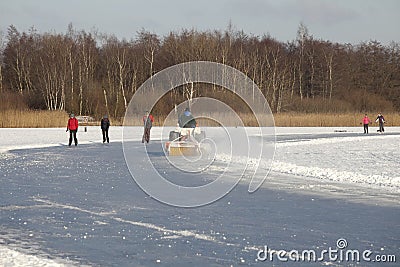 Ice cleaning machine and ice skaters