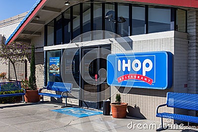 IHOP restaurant exterior