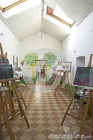 Interior of a drawing classroom with canvas.