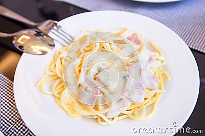 Italian food : fresh spaghetti carbonara