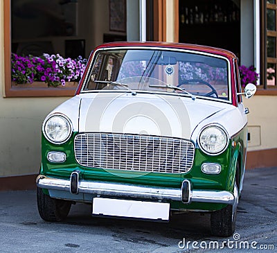 italian-vintage-car-painted-colors-flag-