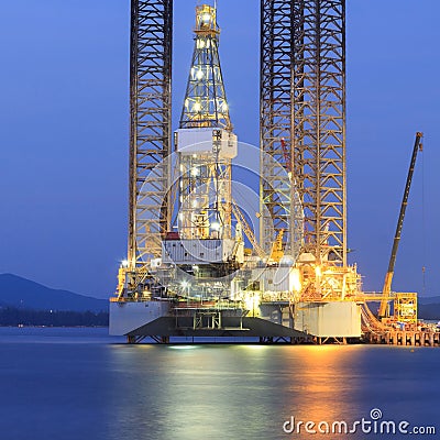 Jack up oil drilling rig in the shipyard