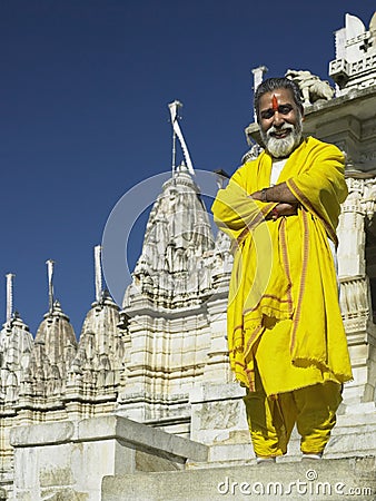 Jain Temple priest - Ranakpur - India