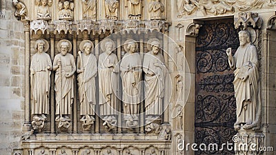 Jesus and disciples at Notre Dame de Paris, France