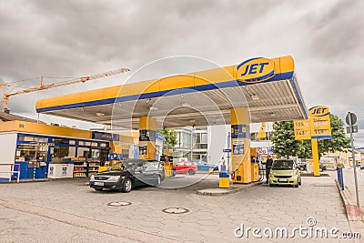 Jet gas station