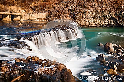 Jiktang falls from the side