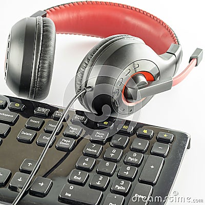 Keyboard computer and headphone