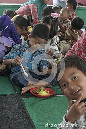 KIDS EAT RICE CELEBRATION DAY PRESS