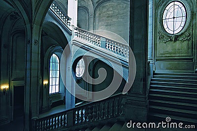 La Louvre staircase