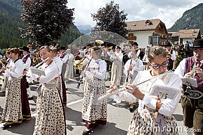 Ladina s folk fest,north italy