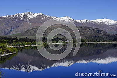 Lake Wanaka - Reflection