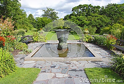 Large garden with fountain