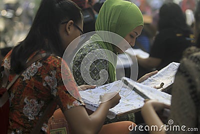 Learning make batik