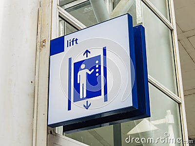 Lift/elevator sign