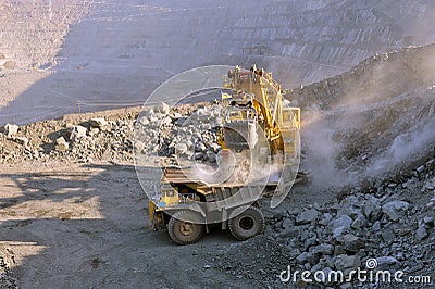 Loading of iron ore