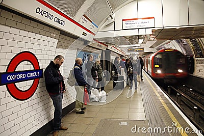 London Tube, Oxford Circus