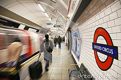 London Tube, Oxford Circus