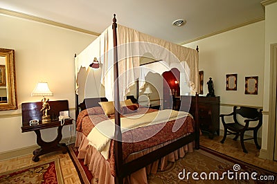 Luxurious four poster bed