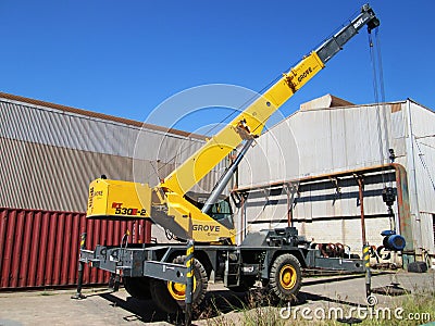 Machine for lifting loads, crane.