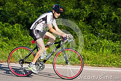 Man cycling in triatlon