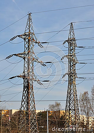 Mast and distribution of high voltage