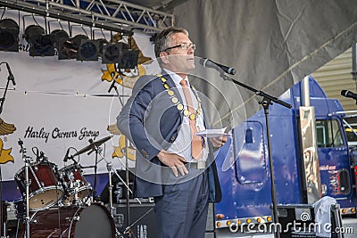 Mayor of Halden Thor Edquist with chain