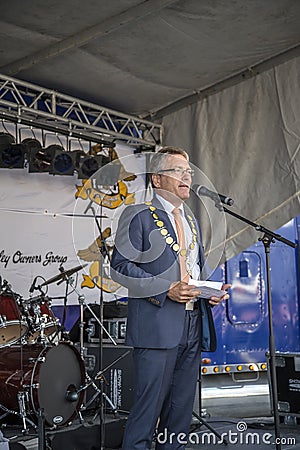 Mayor of Halden Thor Edquist with chain