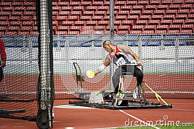 Men s Discus Throw for Disabled Persons