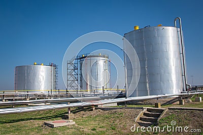 Metal oil tanks