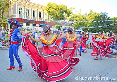 Mexicans spirited dance