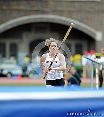 Michelle Favre - Ramapo College ladies pole vault