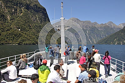 Milford tourist launch