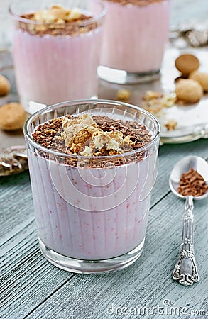 Milkshake with chocolate shaving and cookies