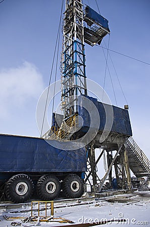 Mobile oil rig