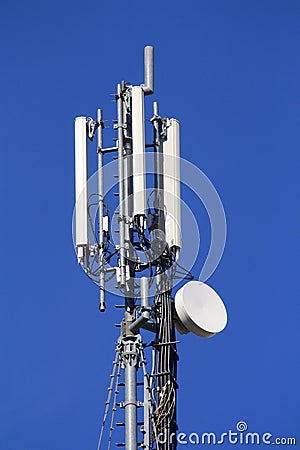 Mobile phone communication repeater