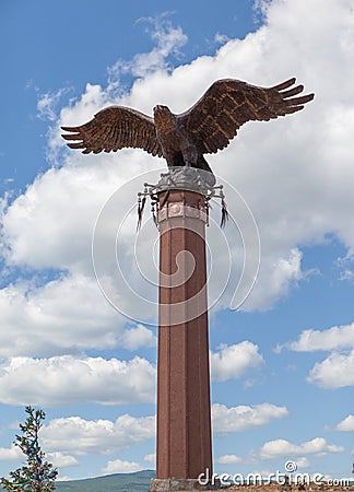 Monument to an eagle.