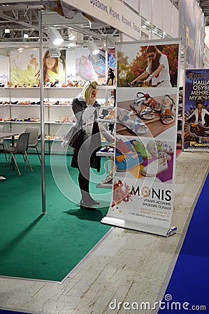 Moscow Mos Shoes International specialized exhibition for footwear, bags and accessories Woman chooses shoes