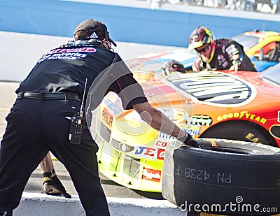 NASCAR s Jeff Gordon s pit stop on pit lane