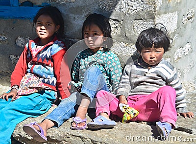 Nepali kids along the Everest trail