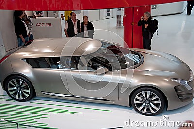 New Car Models: Citroen Metisse, Paris Showroom